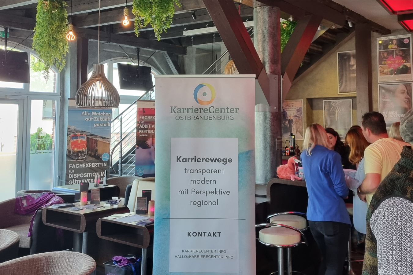 regionales Nachwuchsförderungsprojekt „Bottom-Up statt Top-Down – Fachkarrieren neu gedacht“